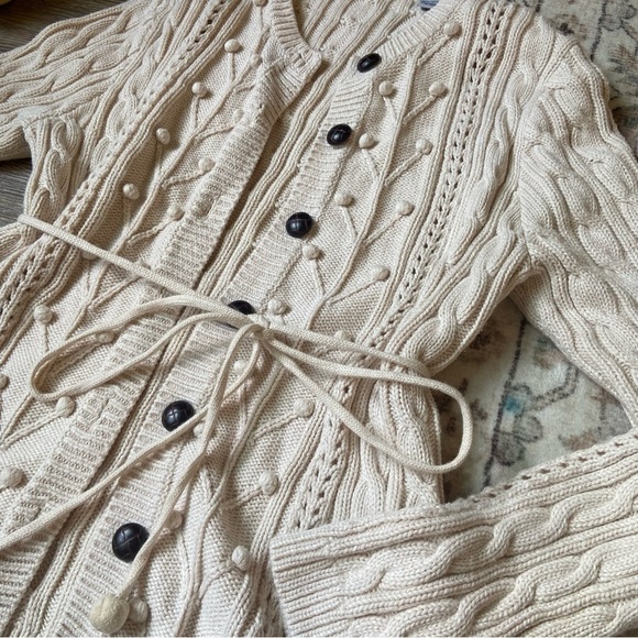 Vintage Cream Cable Knit Sweater - Picture 5 of 11